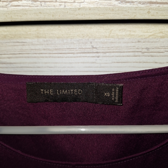 The Limited purple 3/4 quarter sleeve blouse. - Picture 2 of 2